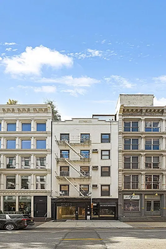 390 West Broadway — Photo 3