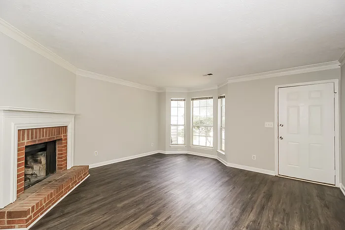 5621 Stonington Trace Pkwy — Photo 3
