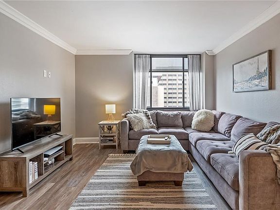 3rd image of 700 E 8th St Unit 16B