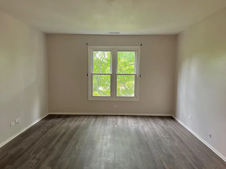 1415 Sutton Ct — Photo 6