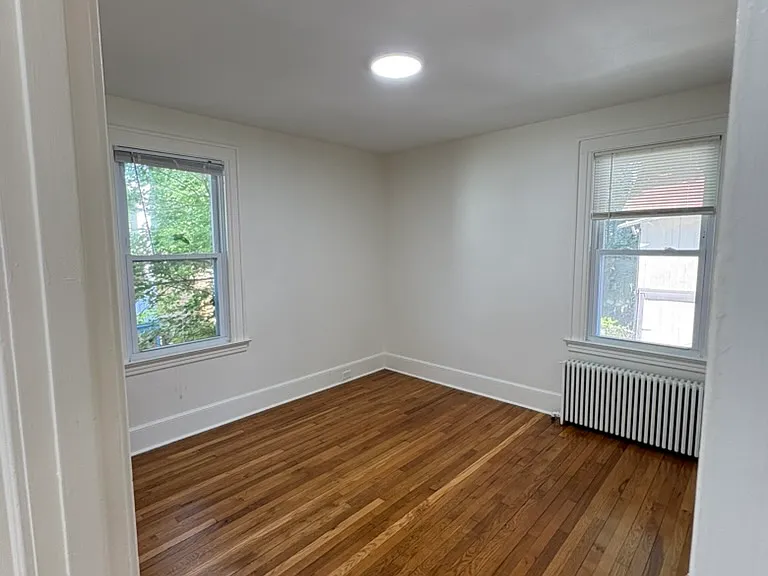 132 Grand St #A — Photo 8