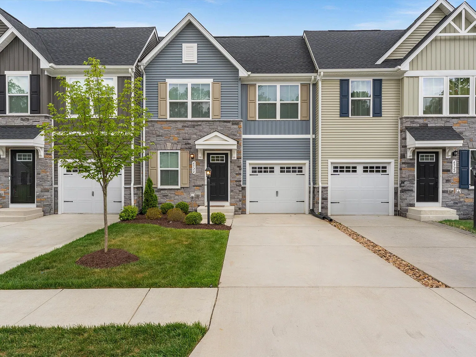 3 bed, 2.5 bath, 1551 sqft, $2,500 — Photo 1
