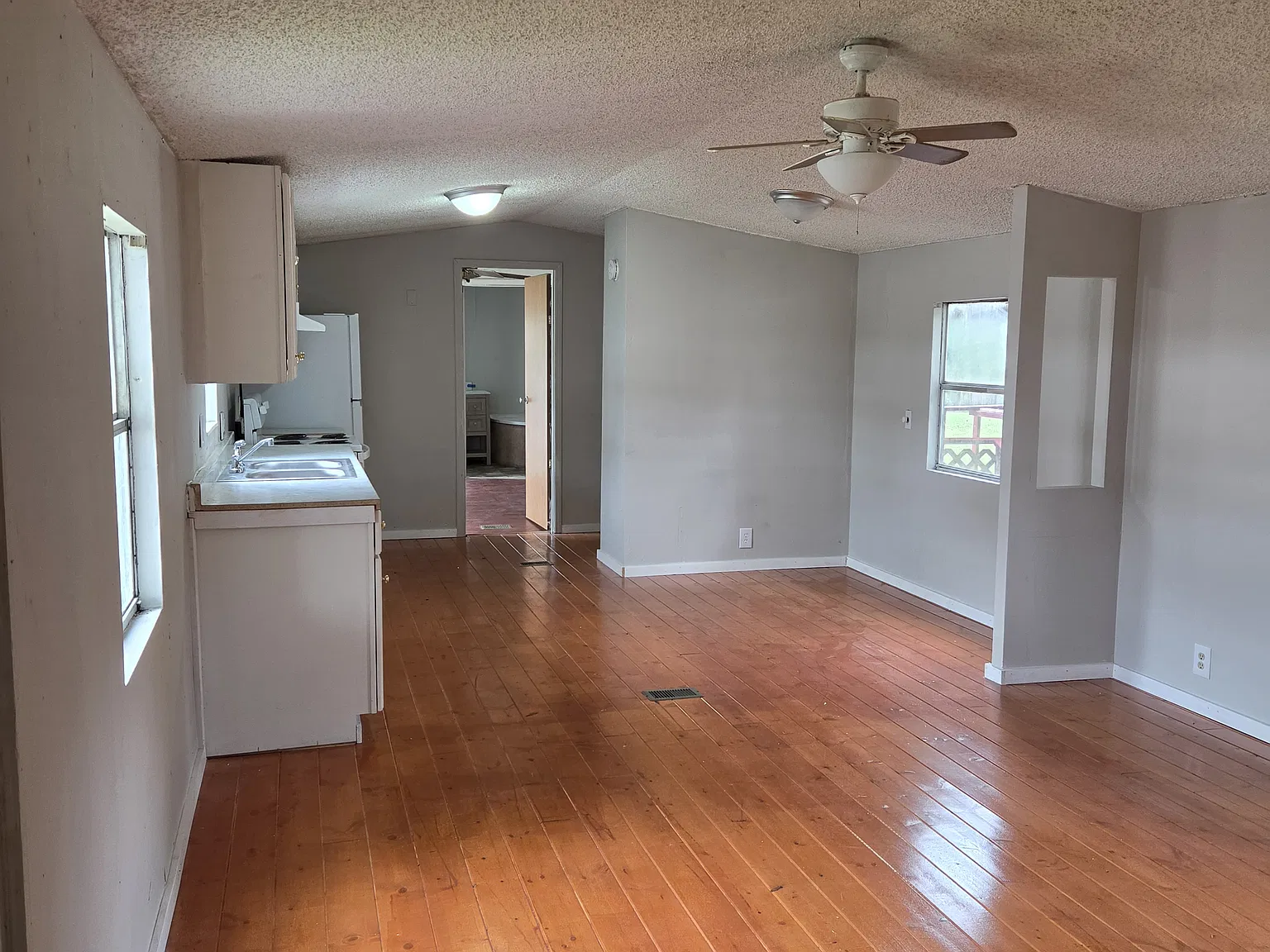 2 bed, 854 sqft, $1,125 — Photo 2