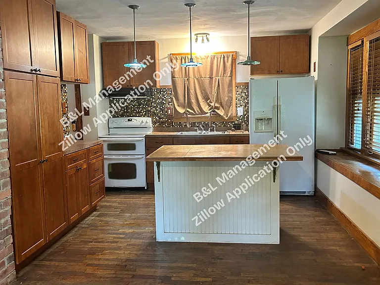 1034 SW Lincoln St — Photo 5
