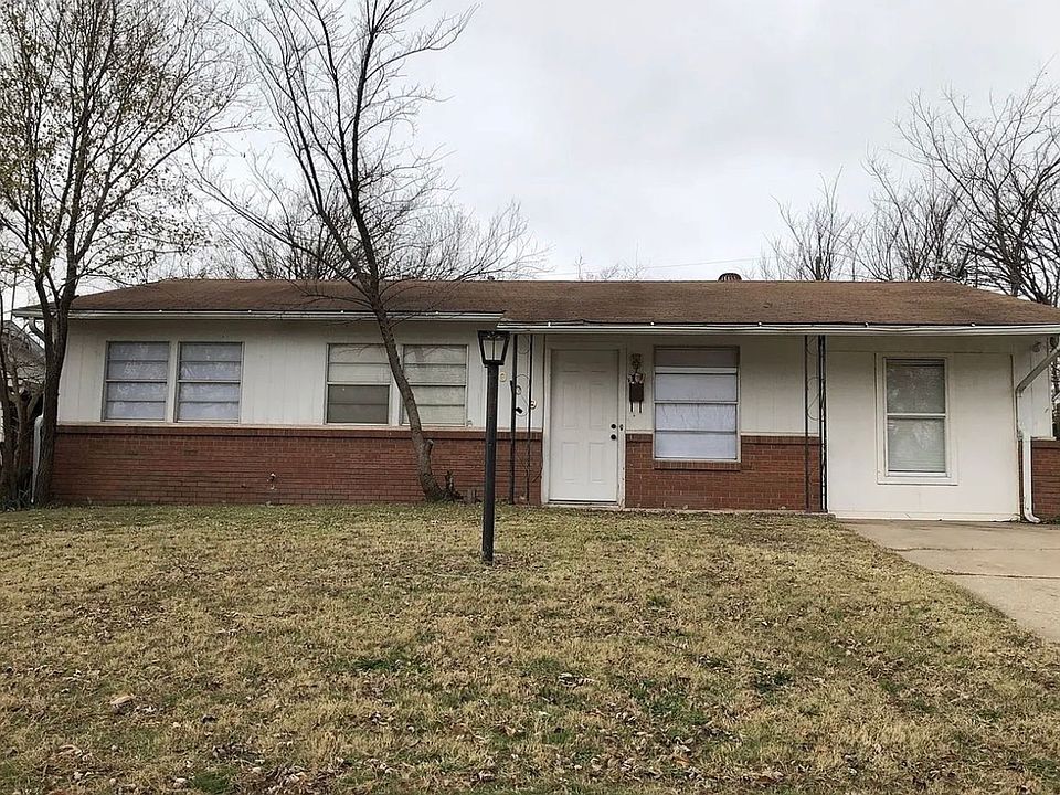 1st image of 4009 S Locust Dr