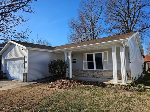 905 N Pine St, Sparta, IL 62286