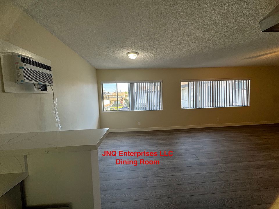 Separate dining area. Spacious open floor plan. New AC.