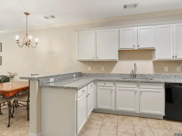 10600 Lakes Blvd APT 303, Baton Rouge, LA 70810