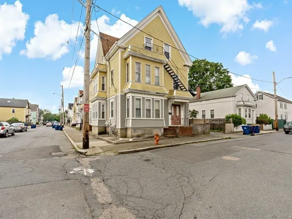 2 Rockland St, New Bedford, MA 02740