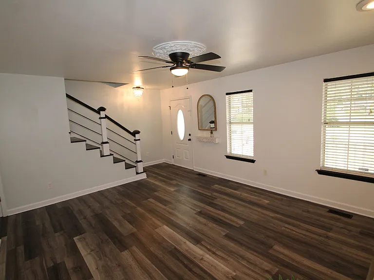 502 Pointe South Dr — Photo 5