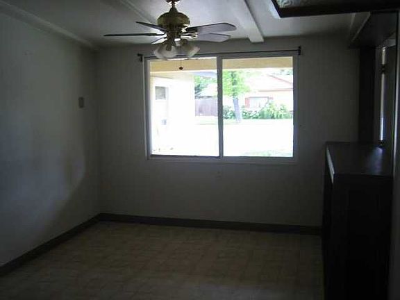 4th image of 1113 W El Monte St