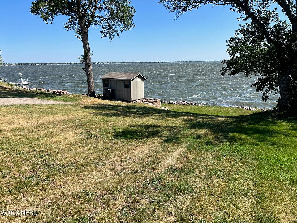 1st image of 294 S Lake Dr