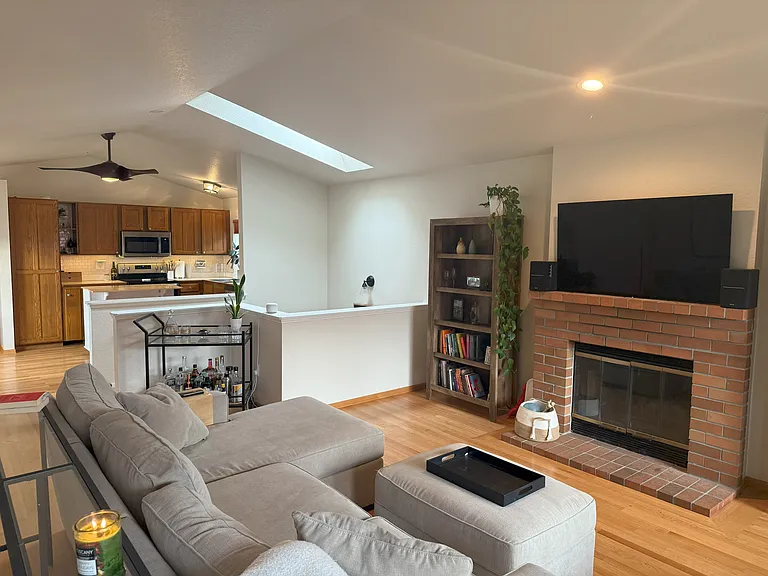 2818 NW 67th St — Photo 5