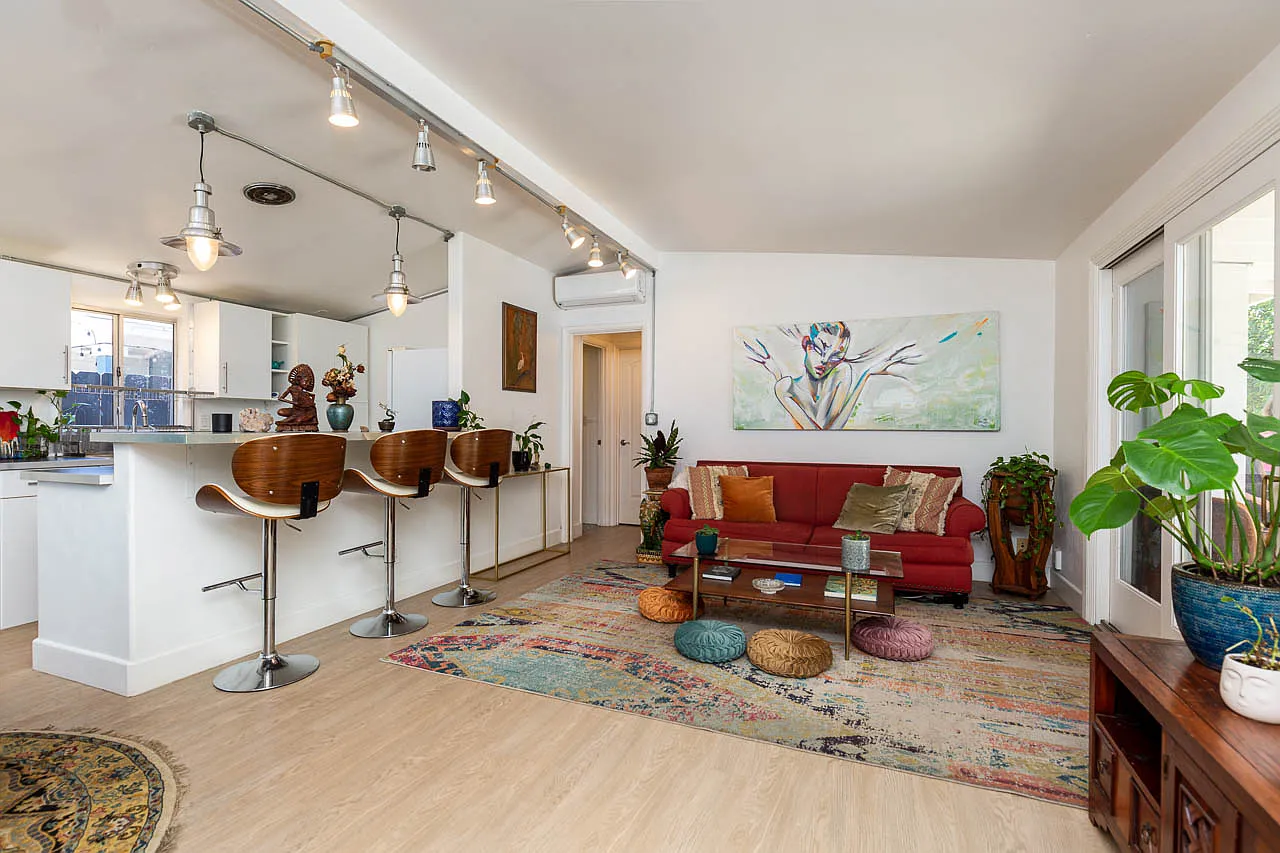 2 bed, 850 sqft, $3,700 — Photo 1