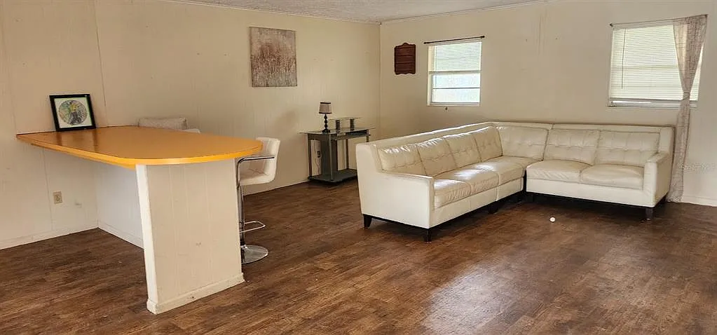 2 bed, 1.0 bath, 900 sqft, $1,350 — Photo 4