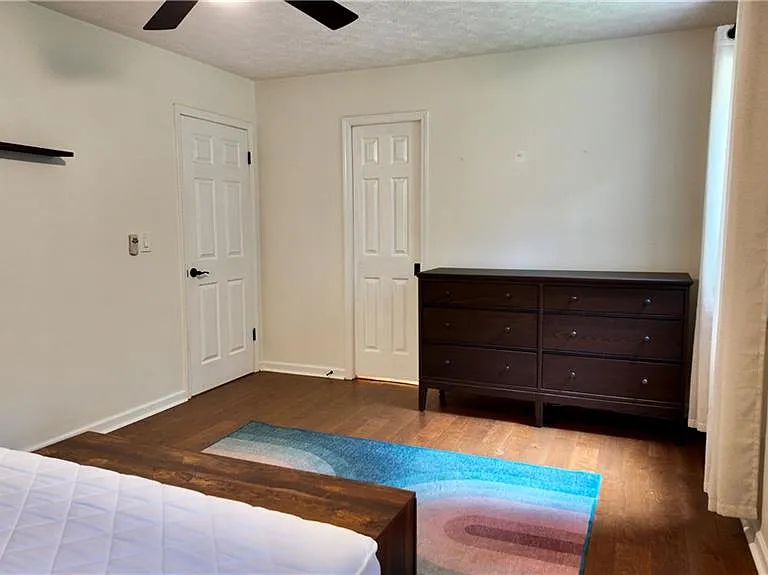 947 Lake Dr — Photo 12