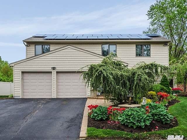 2nd image of 32 Ruth Pl