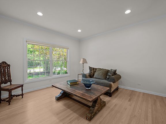 4th image of 1114 Oxford Rd