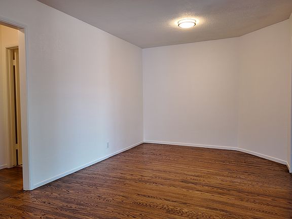 4th image of 26914 Lakewood Way #26914