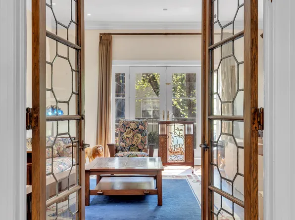 330 East 51st Street image 13 of 25