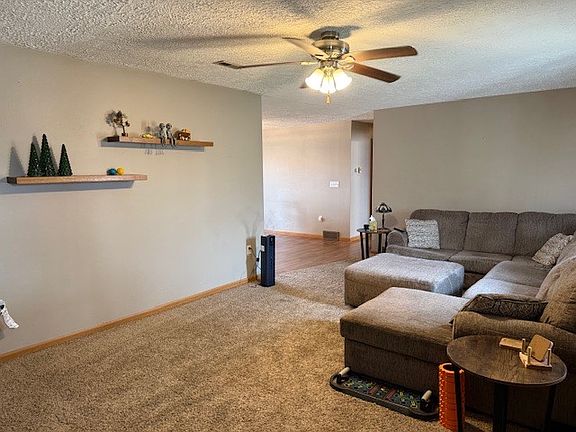 4th image of 206 Ash St