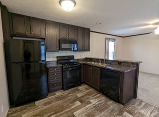 135 Texas St, Belleville, MI 48111