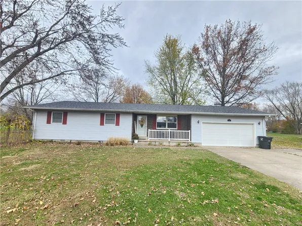 10744 E Aminoff Dr, Effingham, IL 62401
