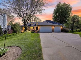 5 Vienna Cir, Madison, WI 53718