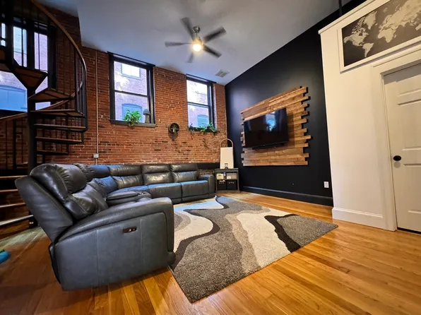 33 Munroe St APT 1, Lynn, MA 01901