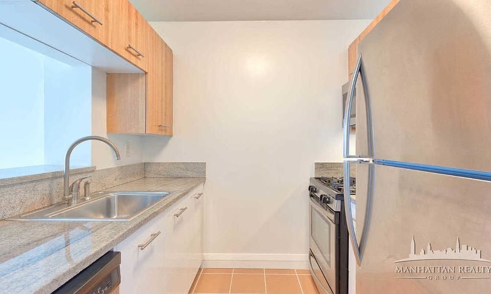 2nd image of 172 E 95th St #2B