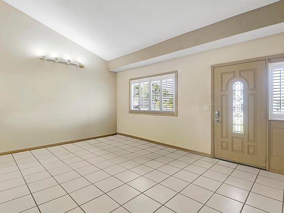 3rd image of 5601 Palm Drive