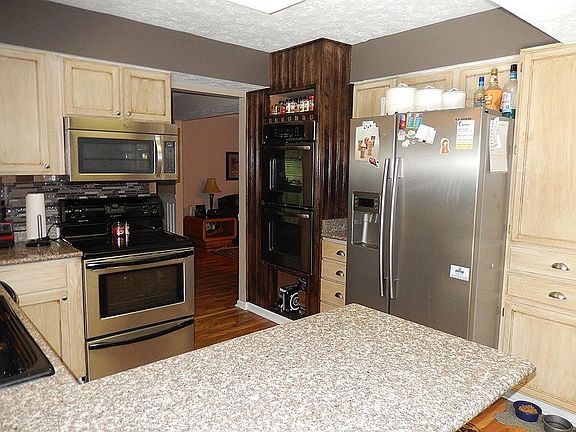 4th image of 8816 Creekwood Dr