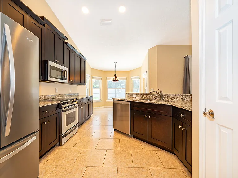 7709 Apple Tree Cir — Photo 10