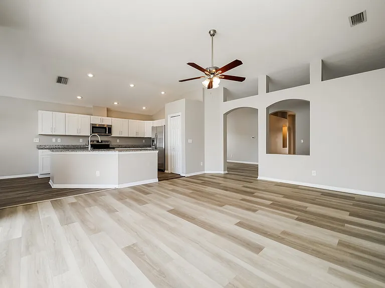 1221 Barclay Wood Dr — Photo 7