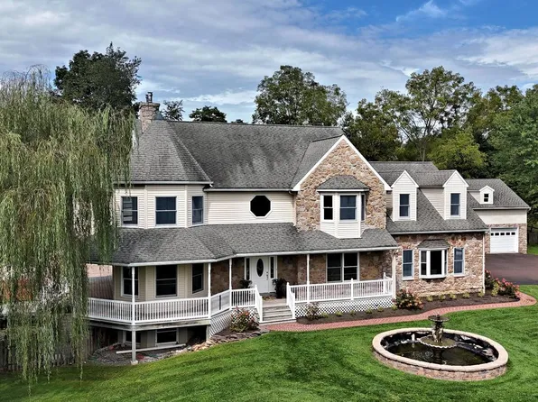 2 Traber Ln, Spring City, PA 19475