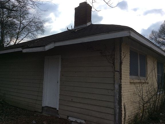 4th image of 1150 Kney St