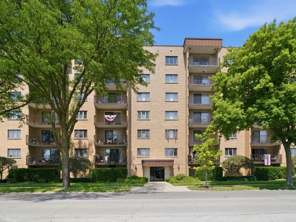 700 Graceland Ave APT 708, Des Plaines, IL 60016