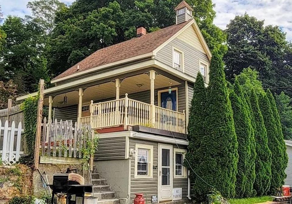 1st image of 124 Mountain Ave