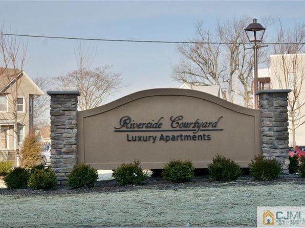 76 Division St APT 19