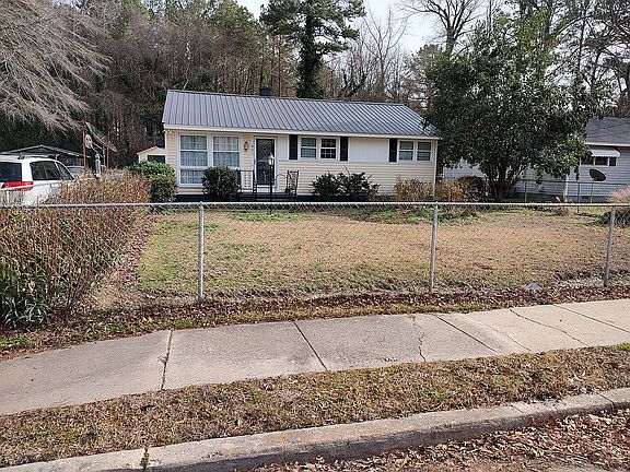 3rd image of 901 Candlewood Dr