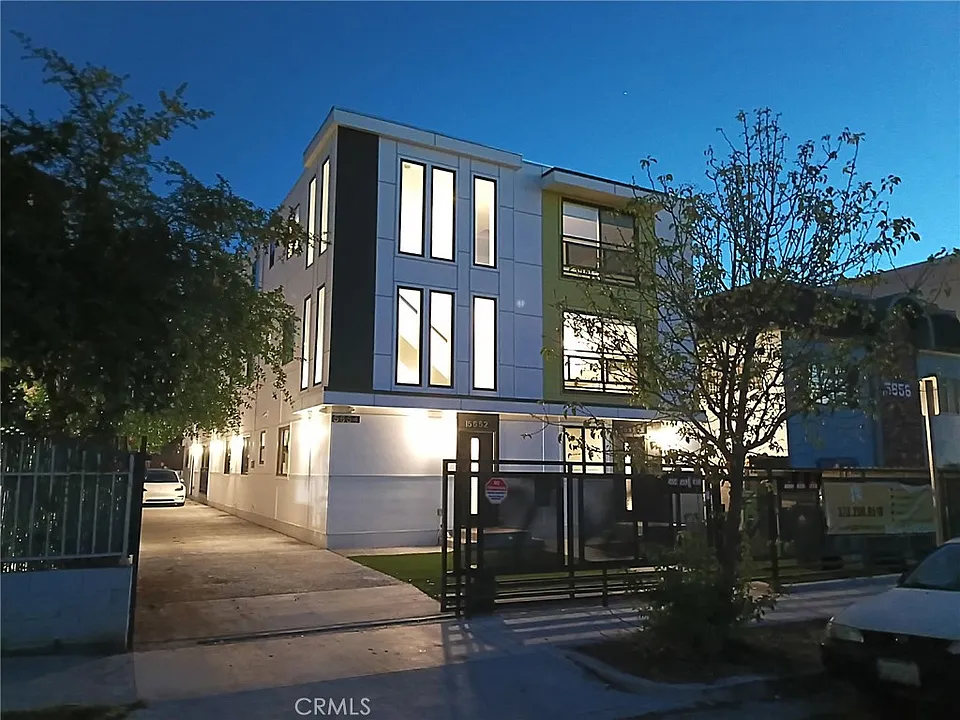 5654 La Mirada Ave