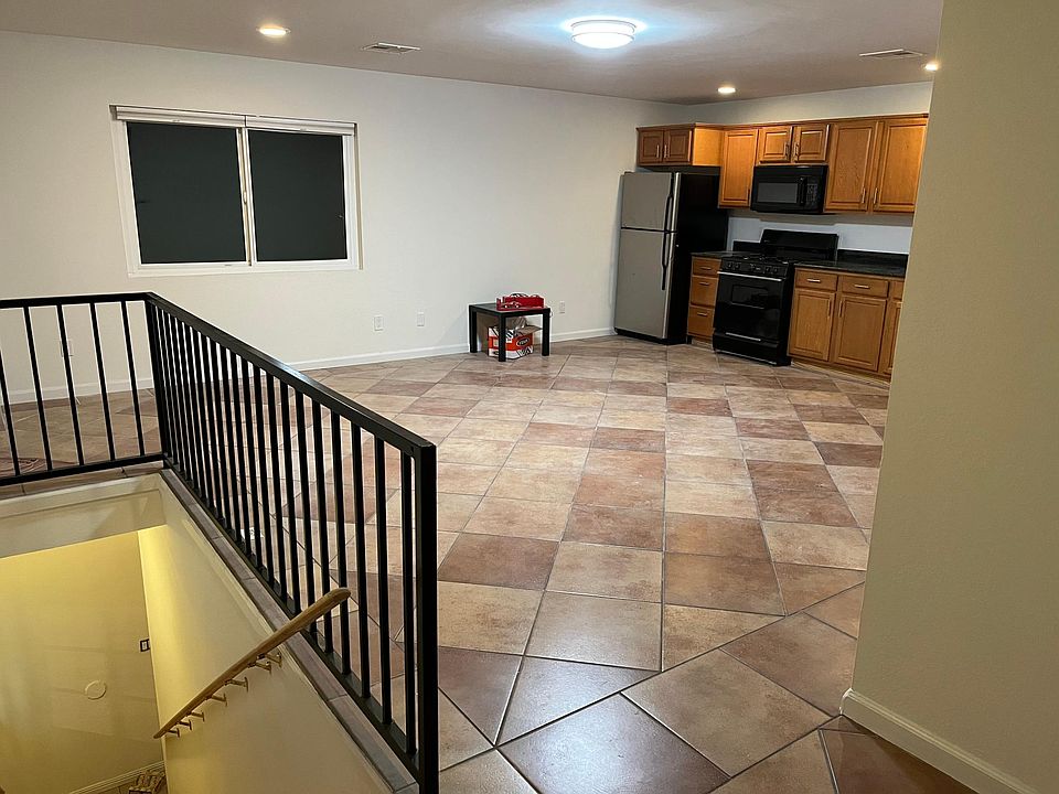 1st image of 22052 Leadwell St