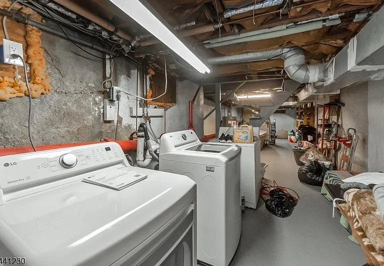19 Railroad Ave — Photo 26