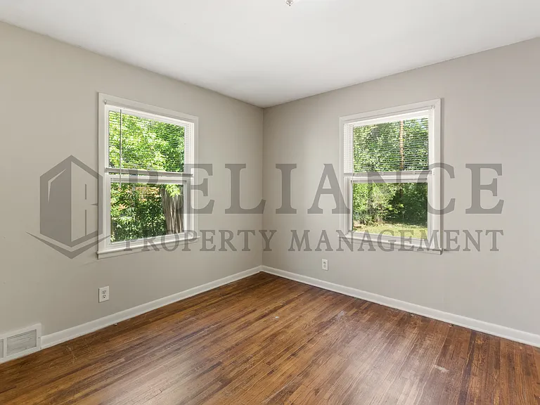 1122 S Quentin St — Photo 9
