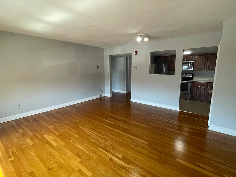 530 Vfw Pkwy #203 — Photo 6