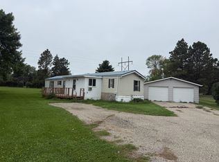 1512 73rd St NW, Minot, ND 58701