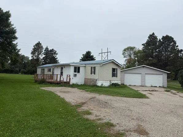 1512 73rd St NW, Minot, ND 58701