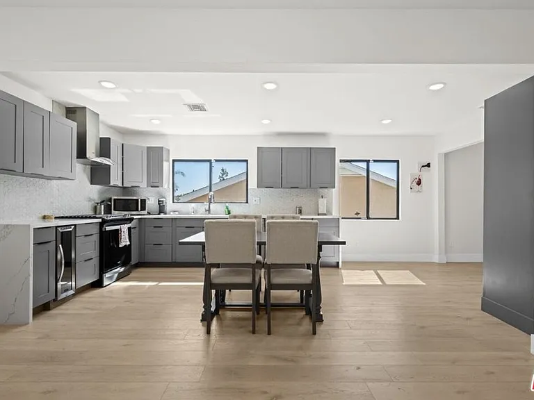 2617 S Beverly Dr — Photo 10