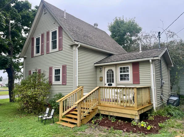 11 Brighton Avenue, Eastport, ME 04631