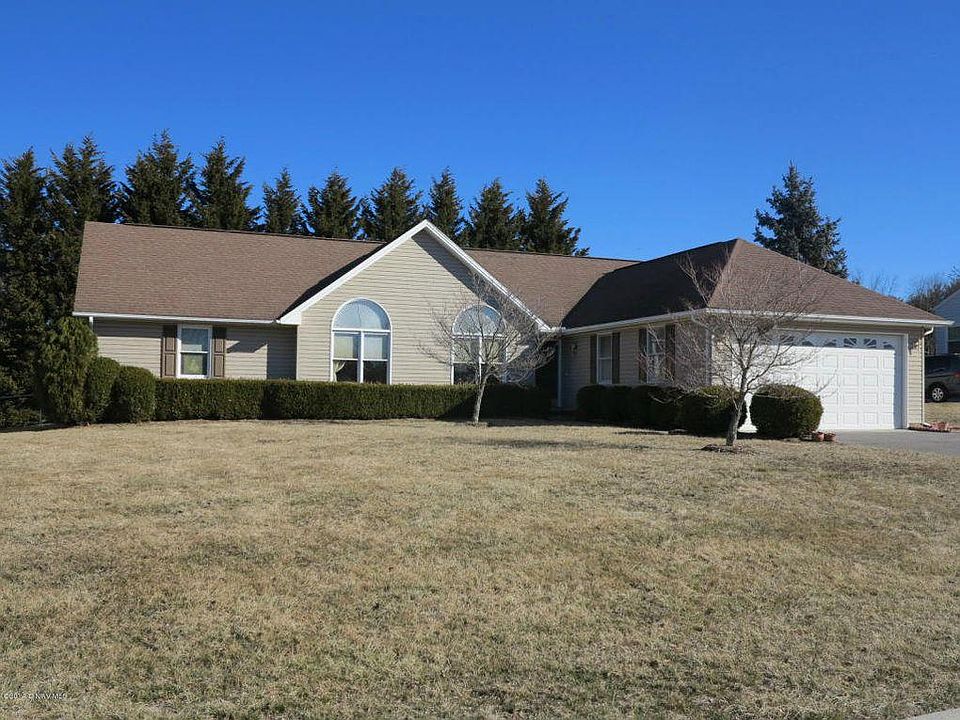 1st image of 1304 Maplewood Ln